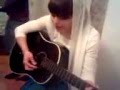 чеченская невеста очень красиво поет под гитару.. 