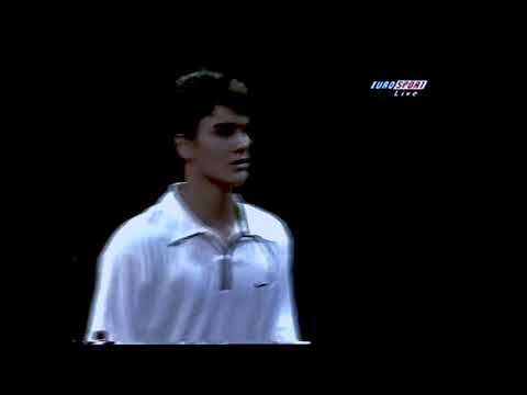 Agassi teaching Young Federer a Lesson 1998 Basel