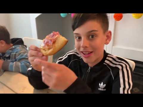 The Smoke Show:  How to Smoke a Pizza