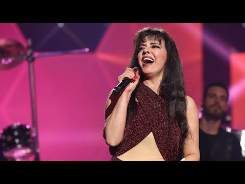 Merche imita a Selena en 'Como la flor' - Tu Cara Me Suena