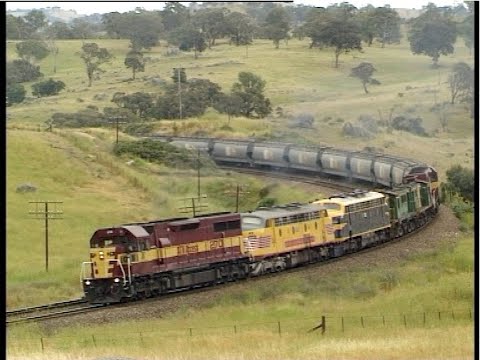 Australian streamliner diesel locomotives B74 & B80 - ATN - December 2000