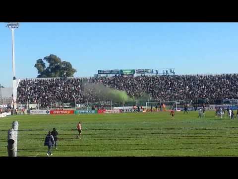 "Nueva Chicago 0 - 1 Comunicaciones - La Fiesta Del Campeon" Barra: Los Pibes de Chicago • Club: Nueva Chicago • País: Argentina