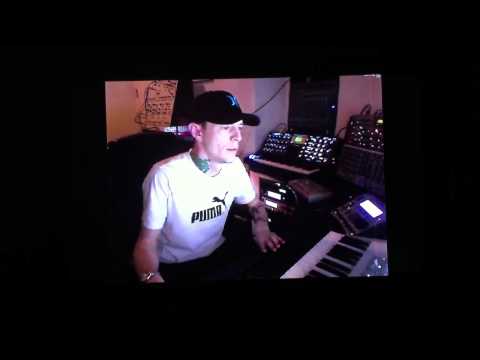 Deadmau5 - Professional Griefers ( Making of live 14.february 2011)