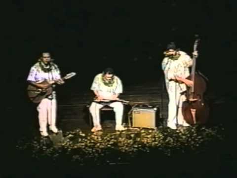 PA-ʻaha-mele - songs by Kualoa