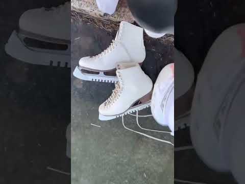 Eislaufen am eingefrorenen Teich ⛸️