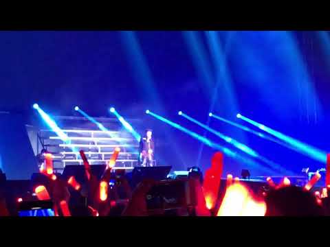 180922 iKON in Taipei - Holup! (BOBBY)