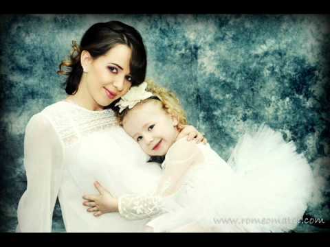 Daria Badea  -  Stea printre stele mama mea