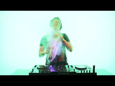 Angelika Vee - Coco Jambo (Calippo Remix) [Mr. Saxmania ReSax]