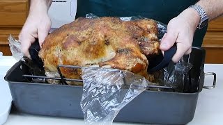 How To Cook a Turkey In A Bag (Reynolds Oven Bags) - Roast Turkey