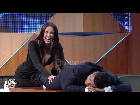 Xing me Ermalin/ E ngacmoi nderkohe qe e masazhonte, Albana Osmani e godet me shkelm