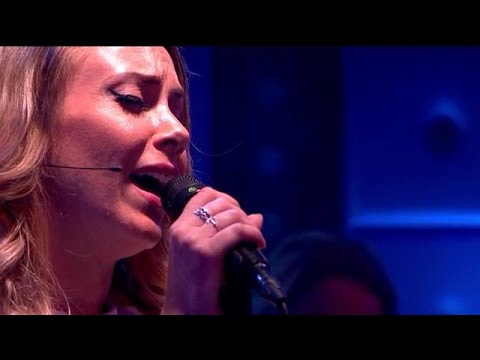 Lisa Lois covert Adele’s Hometown Glory - RTL LATE NIGHT