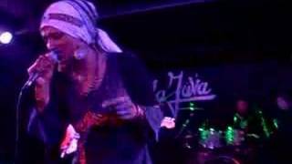 Mo'Kalamity - "Petit Bonhomme' (La Java)