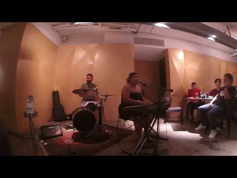 Sarah Daniella ft. Ravi Shankar - Zephyr Song (RHCP Cover)