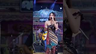 Download lagu Kopi Susu #shorts #viral #runtah #sunda mp3