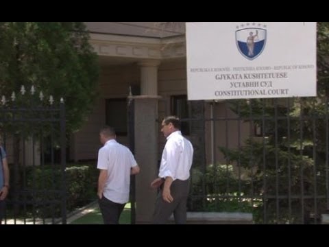 Shala dorëzon komentet e deputetëve në Gjykatën Kushtetuese