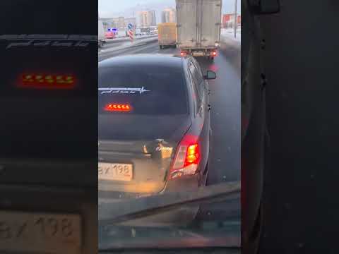 Сегодня на Софийке меня подрезал 3 раза автохам ,на 4 раз я от него несмог увернуться ,в итоге ДТП