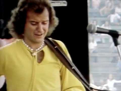 Gary Wright 7/17/1976  Love is Alive (Live Footage)