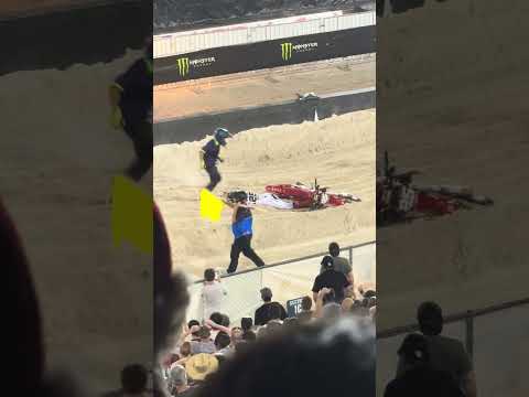 Huge crash with Ryder D and Haiden Deegan at 2025 SMX Las Vegas finals ￼