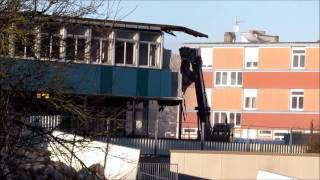 preview picture of video 'Travaux de démolition du lycée Jean Zay de Jarny le 17 janvier 2014'