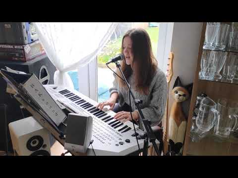 Rozpięty na ramionach jak sokół... pieśń religijna wyk. Laura Miketa