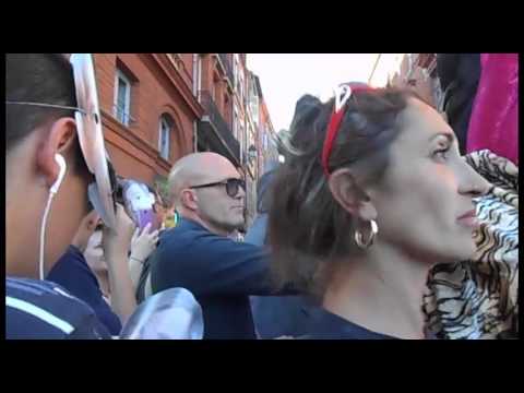 Visite officielle avec parade des candidats présidentiels N. Sarko et F. Groland au FIFIGROT 2016
