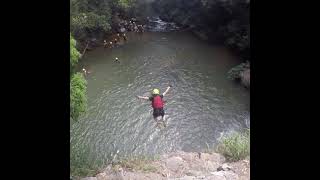 Nhảy th&aacute;c ... nhảy đi | Cliff jumping #Shorts
