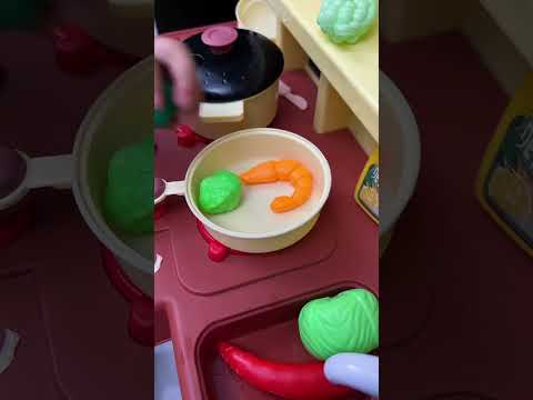 小宝宝给姐姐做好吃的！真贴心！#实用好物#好物推荐 #funny