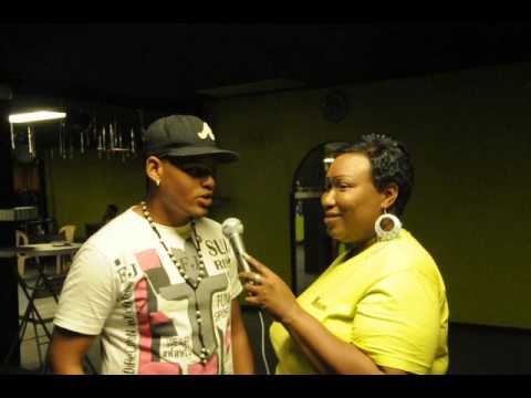 Ensayo di Tumba 2013 - Entrevista ku Elvisson Doran