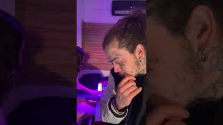 Download lagu Whindersson singing 'Obrigado' 🥰 Song by Leonardo Gonçalves. Composition: Samuel dos Santos Silva mp3