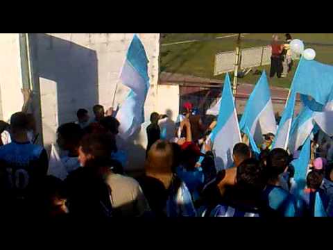 "CALENTANDO LA PREVIA CERRO CERRO !! CERRO 2 RAMPLA 0 16 DE MAYO DEL 2015" Barra: Los Villeros &bull; Club: Cerro