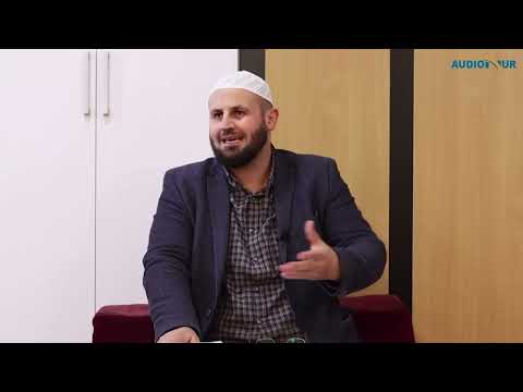 9. Një çaj pas Teravie me Hoxhën Suad Shabani