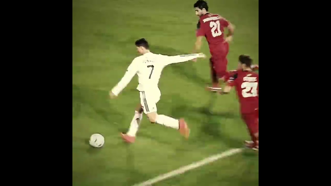 CR7 🤯 #ronaldino #soccerball #edit #ronado #footballsoccer #messi #sportsball