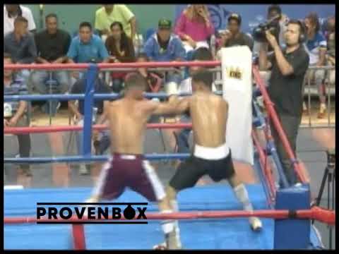 Combate eliminatorio Torneo Gilberto Mendoza Peso Ligero entre Esneiker Correa vs Kenin Betancourt