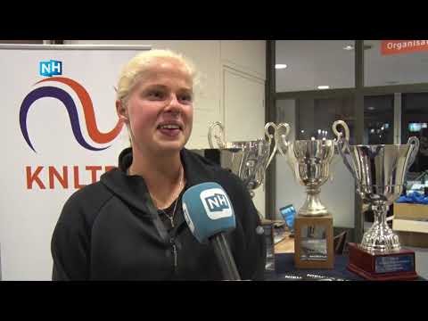 Vedder verslaat titelverdedigster op NK tennis