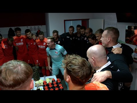 Pure emotion ⚽​🔥​ in the Dorfbuam locker room before the home game against Bayern