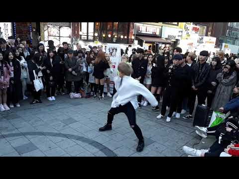 'BLOOD SWEAT & TEARS' COVER GUY SO DYNAMIC, KNOWING BUSKING DANCE SKILL VERY WELL.