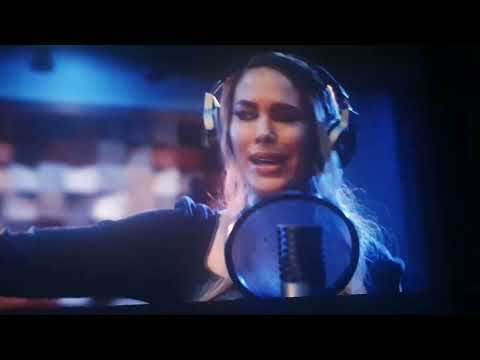 Queens S01E09 Nadine E. Velázquez