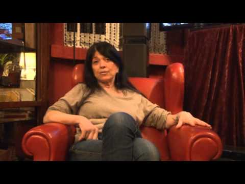 Stefania Nobile ne dice di cotte e di crude