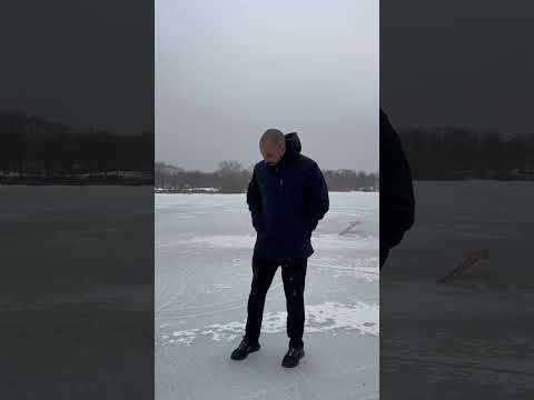 واقف فوق بحيرة متجمدة #السعودية #عبدالله_رشدي