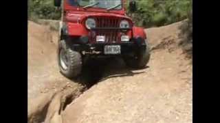 preview picture of video 'jodiendo con mi ex jeep demonio rojo bajandito'