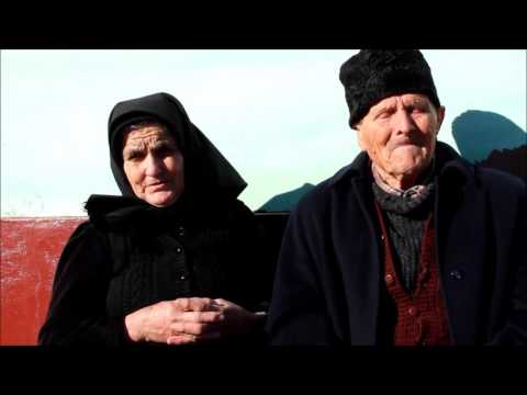 Alba24 Video: Nea Vasile din Ohaba la o poveste electorală cu vecina