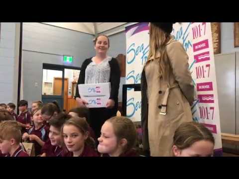 download lagu mp3 mp4 Apple For The Teacher 2017, download lagu Apple For The Teacher 2017 gratis, unduh video klip Apple For The Teacher 2017