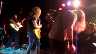 Kylesa performing Forsaken and Only One at Grog Shop