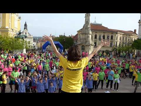 Fuss Zentéért  Flashmob - PTE jótékonysági futás Pécsett 2019