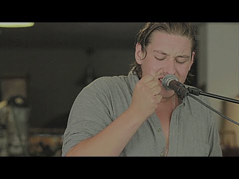 One Song.One Take: Marius Bear - Almost Cut My Hair