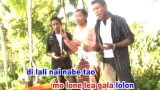 Download lagu Rensi, Patas dan Johan Lamakuma - Tragedi Mangaaleng  mp3