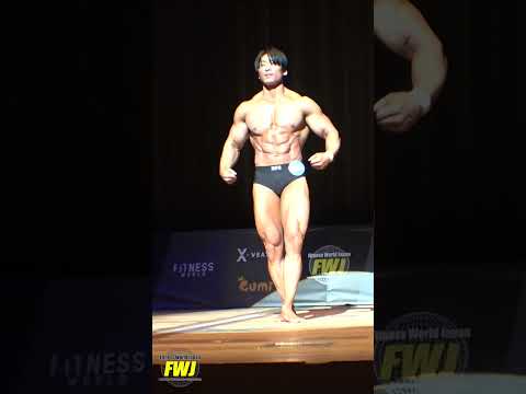 元Tchanのブルネットがボディビル部門にデビュー