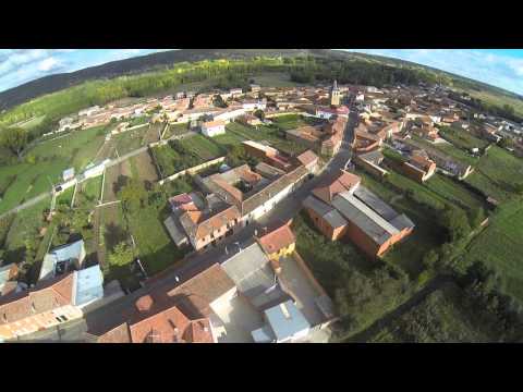 Pueblo de Llamas de la Ribera desde el aire