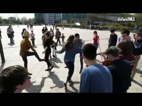 37. THT. - Egy kis flashmob a Sportcsarnok elött