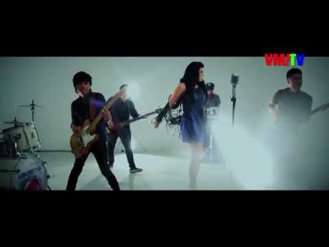 Agnestha and the Boys - Ciumlah Aku (2013) Official Music Video